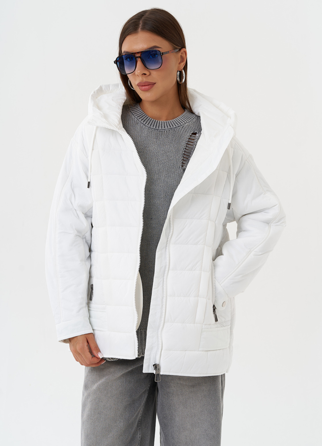 Светлая куртка с капюшоном модель № 28281 меха малина