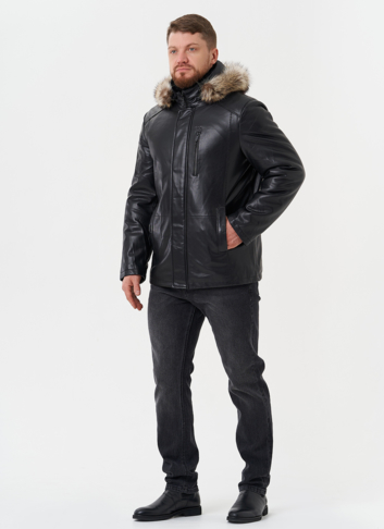 Пуховик из эко кожи с мехом енота