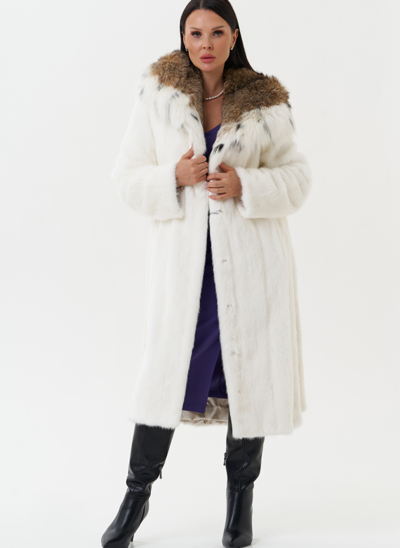 Шуба из белой  норки с капюшоном из рыси