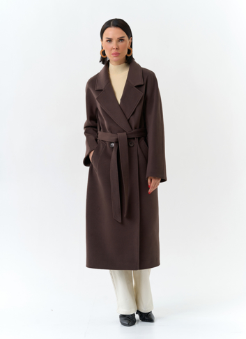 Женское пальто с английским воротником