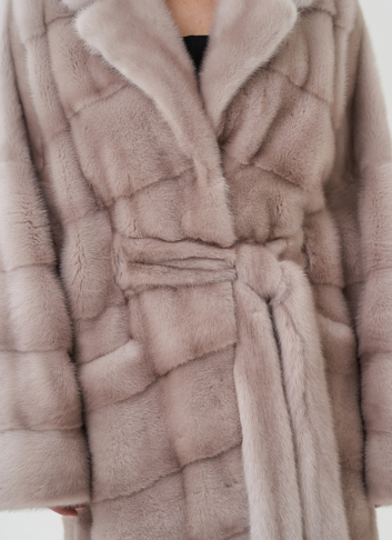 Шуба из норки с английским воротником 