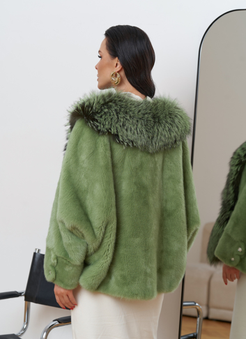 Короткая шуба из норки с мехом из чернобурки