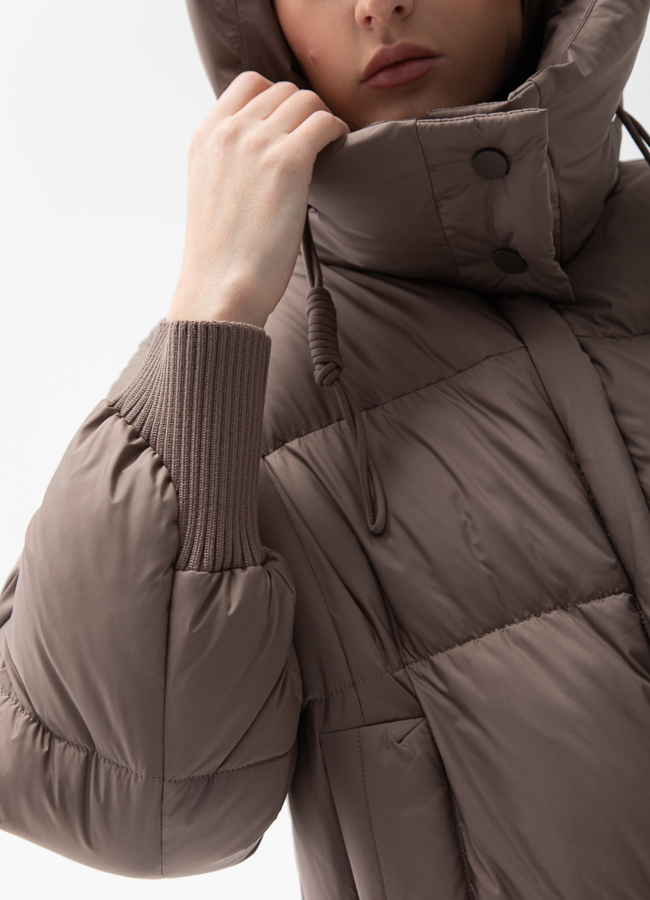 Женский пуховик с капюшоном  модель № 28012 универмаг малина