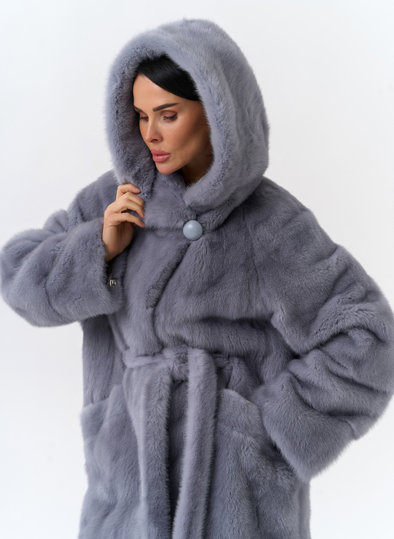 Шуба из меха норки с капюшоном