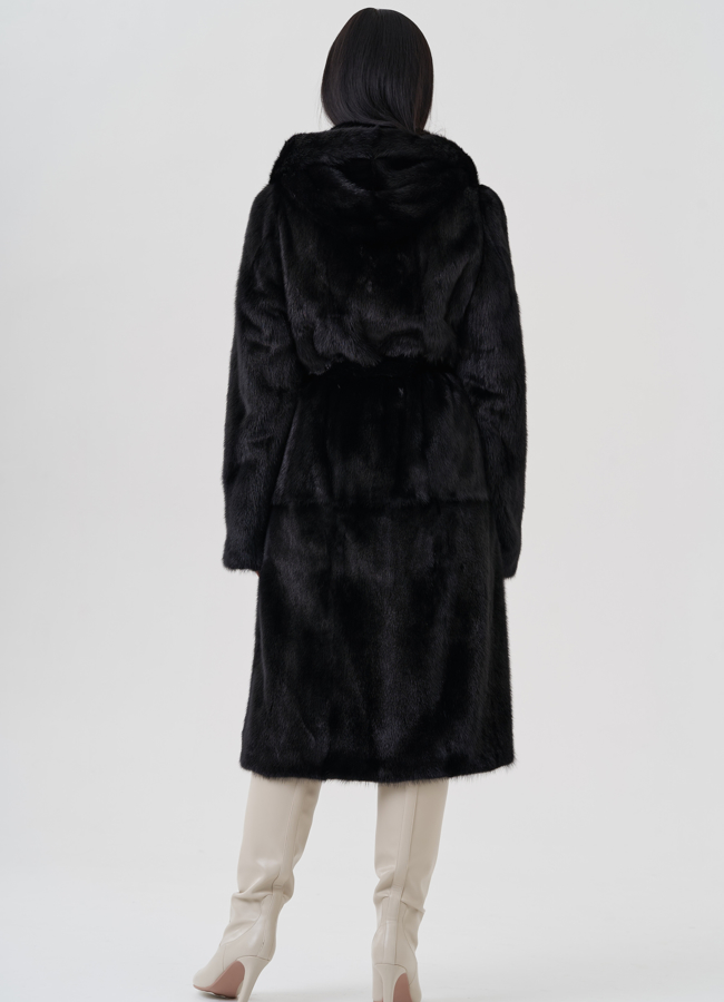 Шуба из норки черного цвета с капюшоном  модель № 26287 в кредит