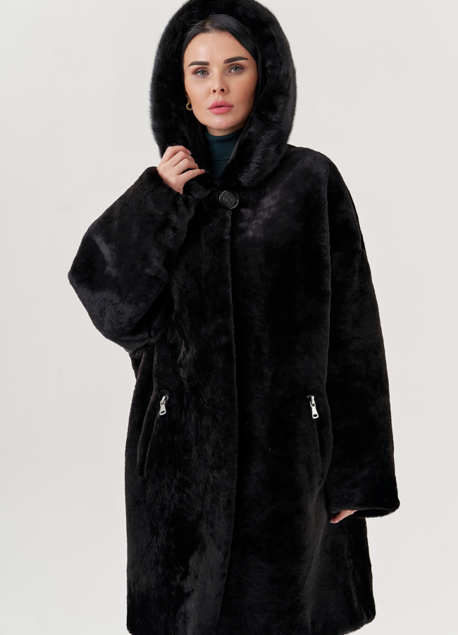 Шуба из овчины с капюшоном  модель № 79636 универмаг малина