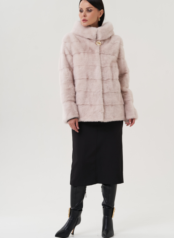 Шуба бежевого цвета из меха норки