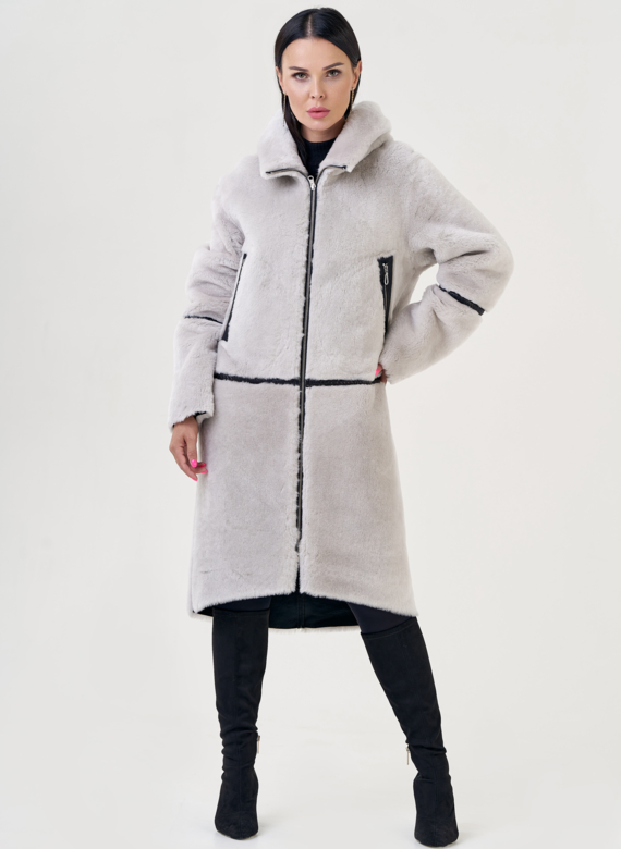 Двухсторонняя женская дубленка с капюшоном