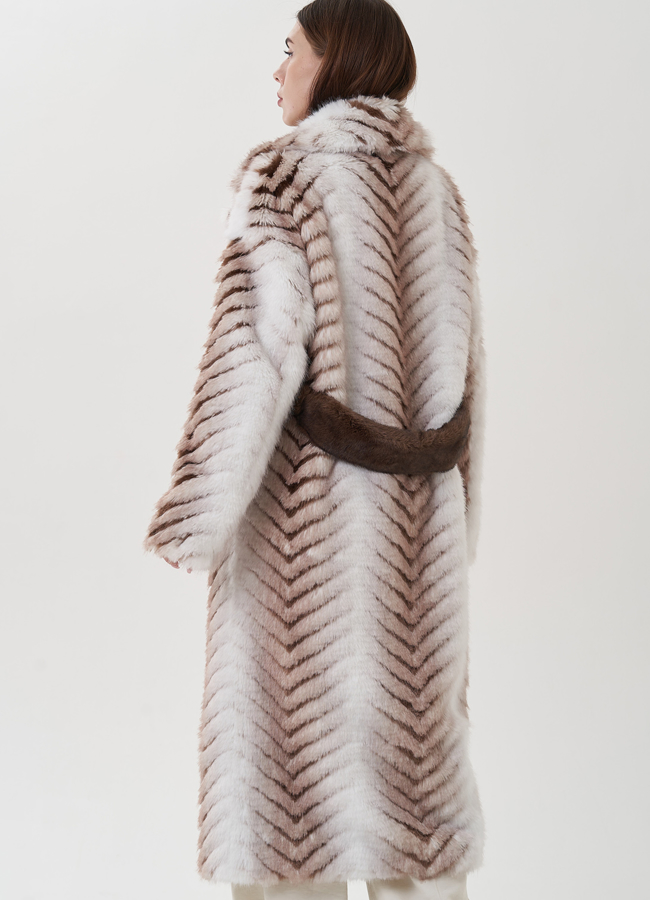 фото Женское пальто из эко меха модель № 25678