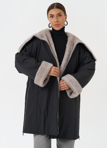 Пуховик с отделкой из эко меха 