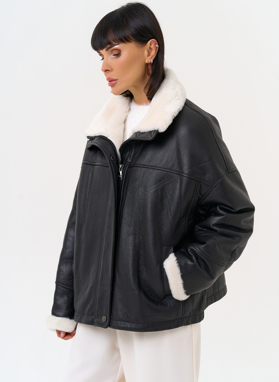 Женская натуральная дубленка черного цвета