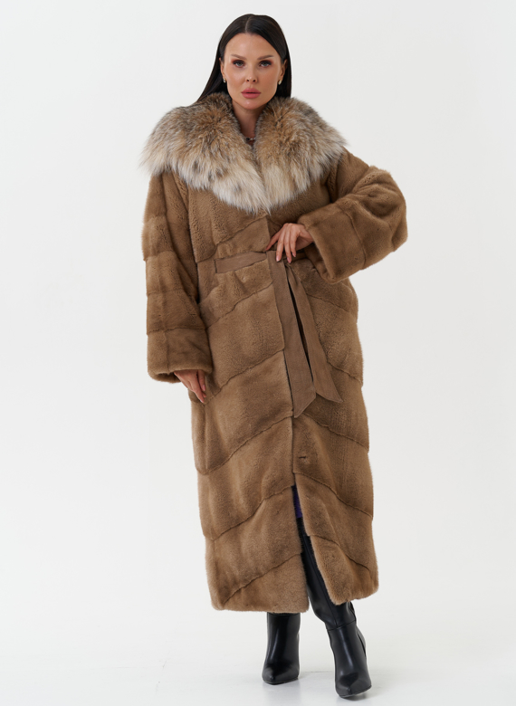 Длинная шуба из норки с капюшоном из рыси