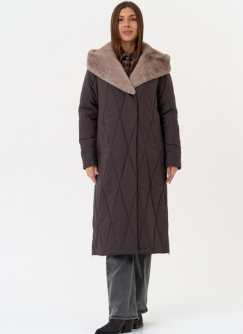 Женское пальто с капюшоном из эко меха