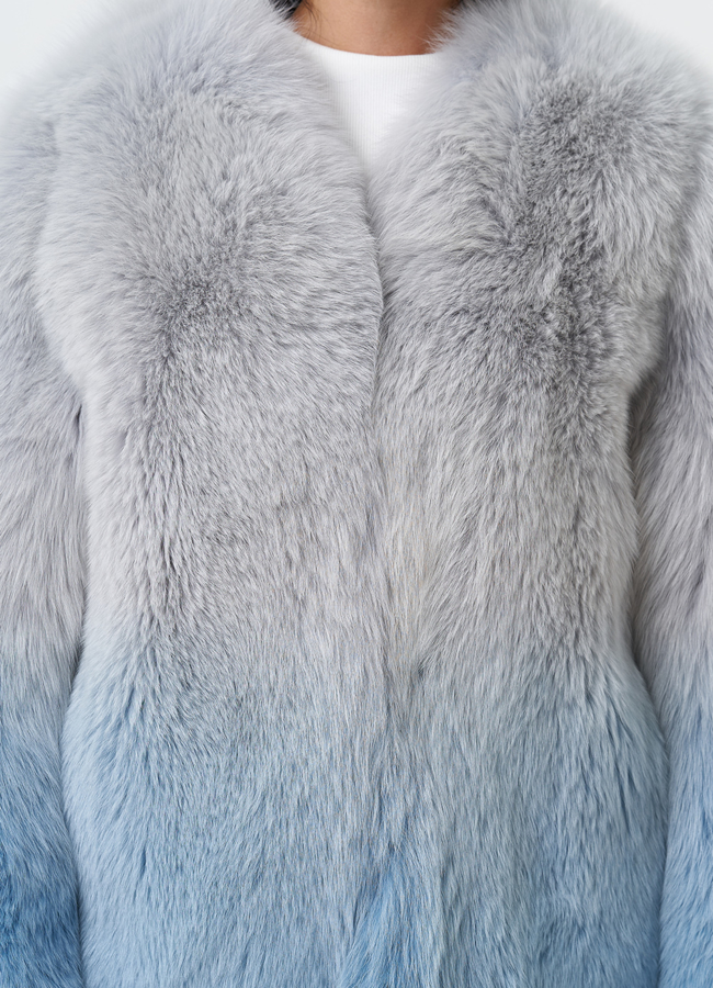 Шуба из меха лисы с принтом деграде модель № 28590 в кредит