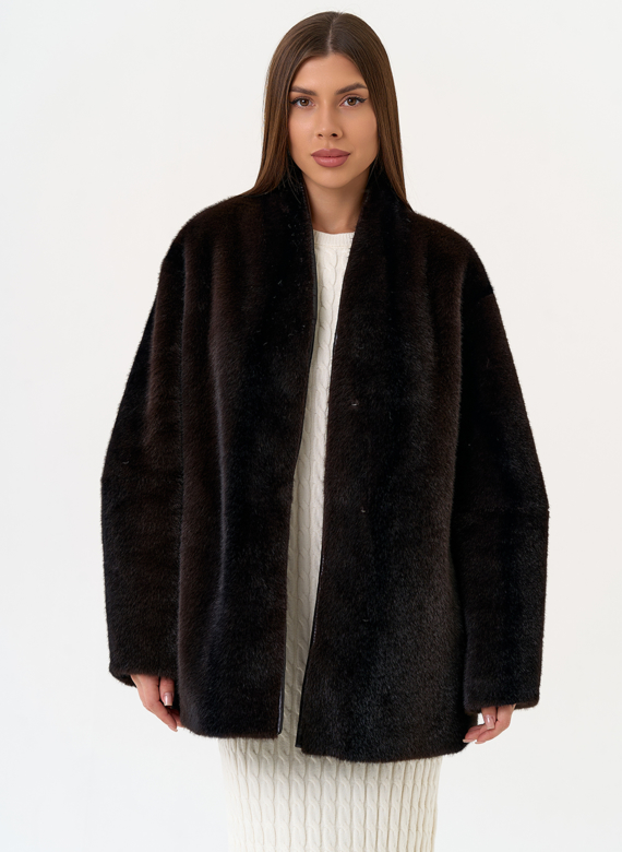 Женская шуба из эко меха коричневого цвета