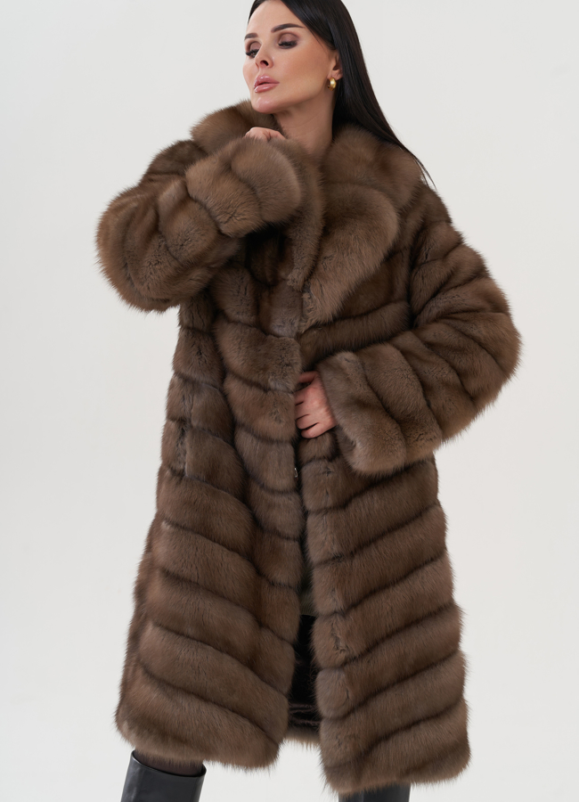 Шуба из куницы с английским воротником  модель № 25897 универмаг малина