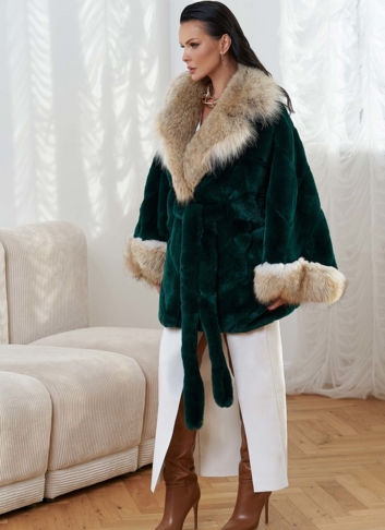 Шуба из кролика с отделкой из меха койота