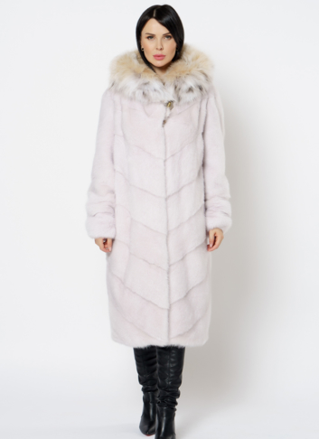 Светлая шуба с рысью