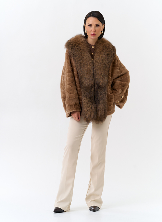 Шуба из норки с отделкой из меха лисы
