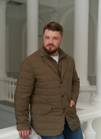 Мужской пуховик со съемной манишкой