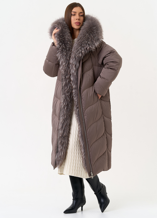 Женский пуховик с отделкой из меха лисы модель № 31695 меха малина