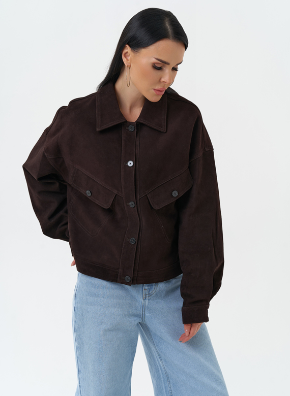 Женская куртка из натуральной замши коричневого цвета