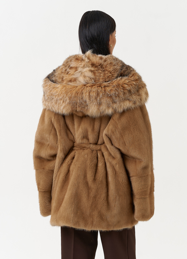 Женская шуба из меха норки с капюшоном из меха рыси модель № 31165 в кредит