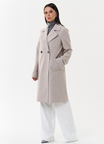 Пальто бежевого цвета с английским воротником