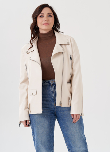 Светлая куртка косуха из эко кожи