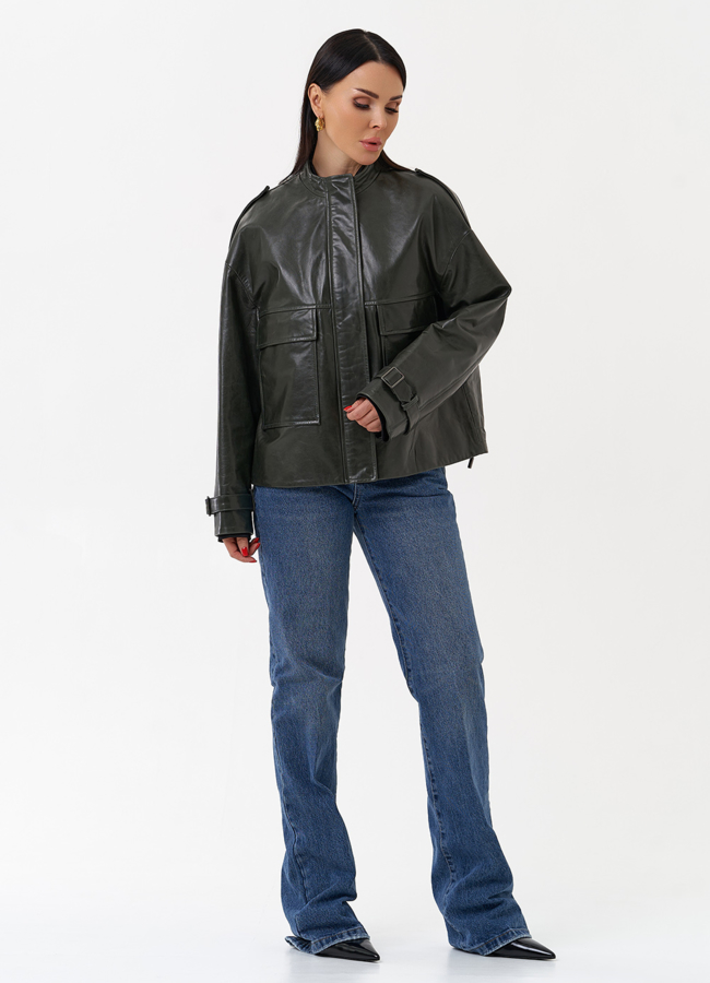 фото Женская кожаная куртка зеленого цвета модель № 77871