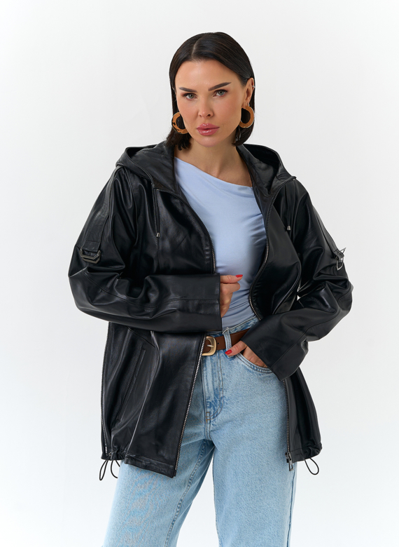 Женская куртка из натуральной кожи с капюшоном