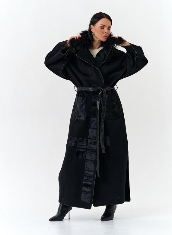 Женское длинное пальто с отделкой из меха лисы