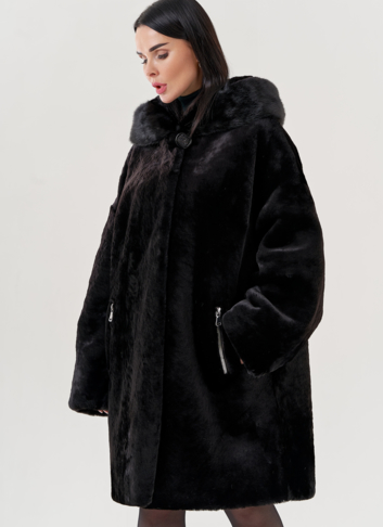 Шуба из овчины с капюшоном 