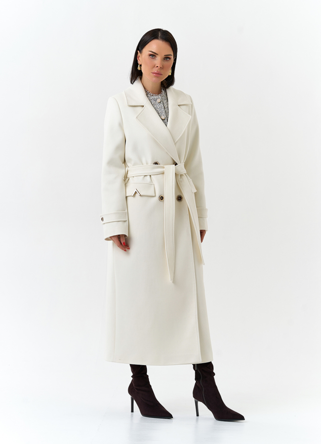 Женское пальто белого цвета модель № 32643 меха малина