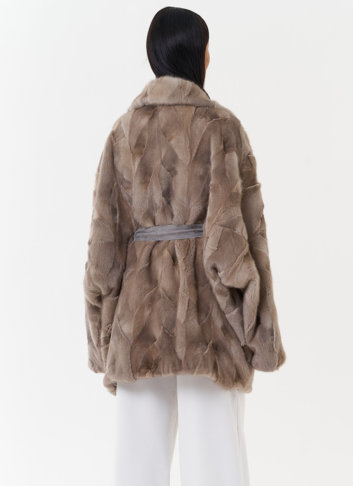 Шуба из меха скандинавской норки с поясом