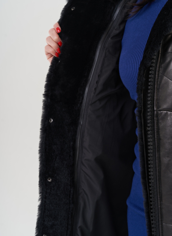 Пуховик из натуральной кожи на молнии с капюшоном