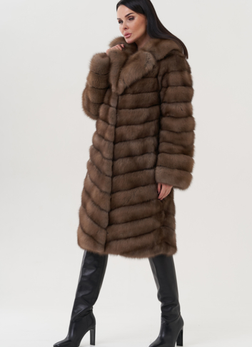 Шуба из куницы с английским воротником 