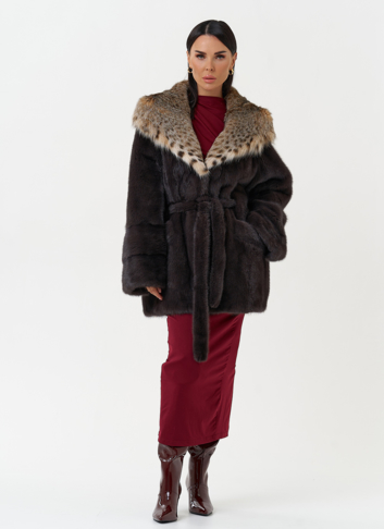 Женская шуба из меха норки с капюшоном из меха рыси