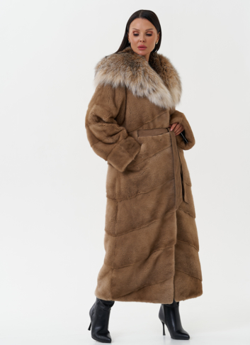 Длинная шуба из норки с капюшоном из рыси