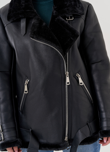 Женская дубленка пилот из эко кожи черно цвета 