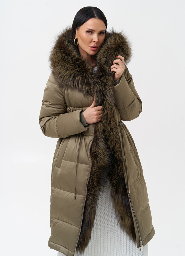 Женский пуховик с отделкой из меха чернобурки модель № 28523 меха малина