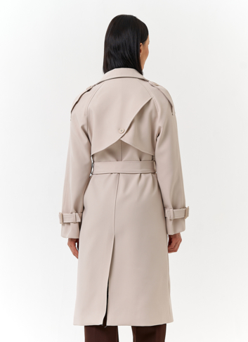 Женский светлый плащ