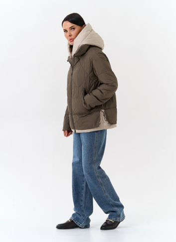 Женская куртка с контрастным капюшоном