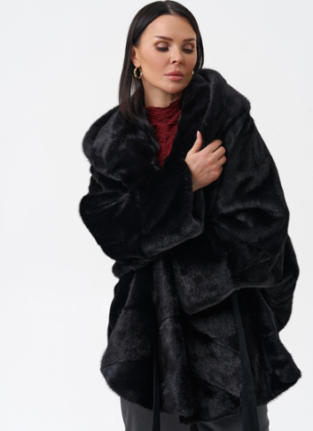 Шуба с капюшоном и норки