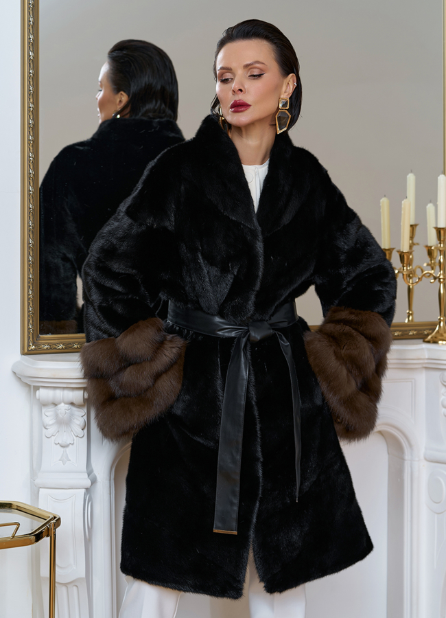 фото Норковая шуба с манжетами из меха куницы модель № 31200