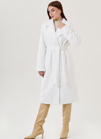 Белое пальто из эко меха