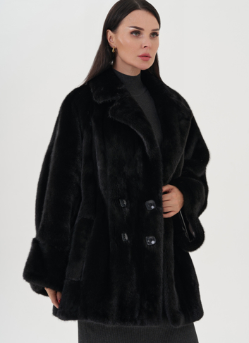 Короткая шуба из меха saga