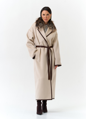 Женское длинное пальто с отделкой из меха лисы Женское длинное пальто с отделкой из меха лисы