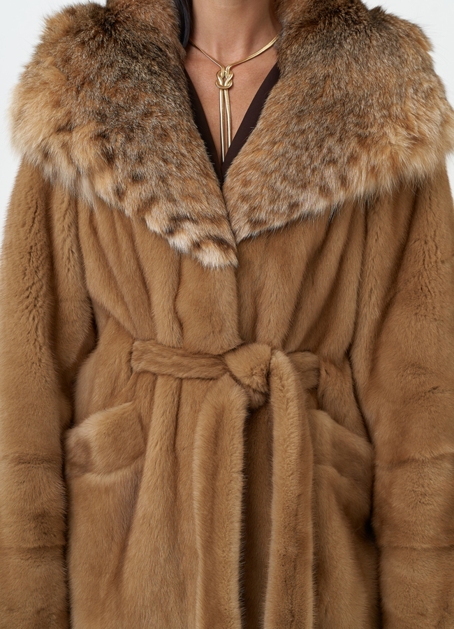 Женская шуба из меха норки с капюшоном из меха рыси модель № 31165 универмаг малина