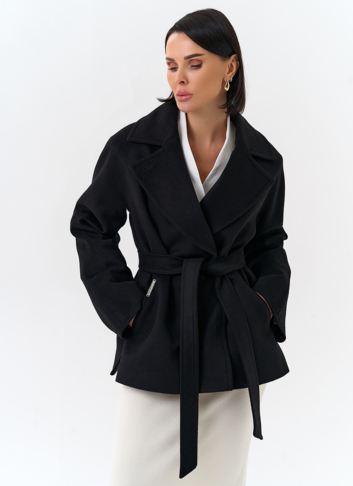 Женское укороченное пальто с английским воротником Женское укороченное пальто с английским воротником